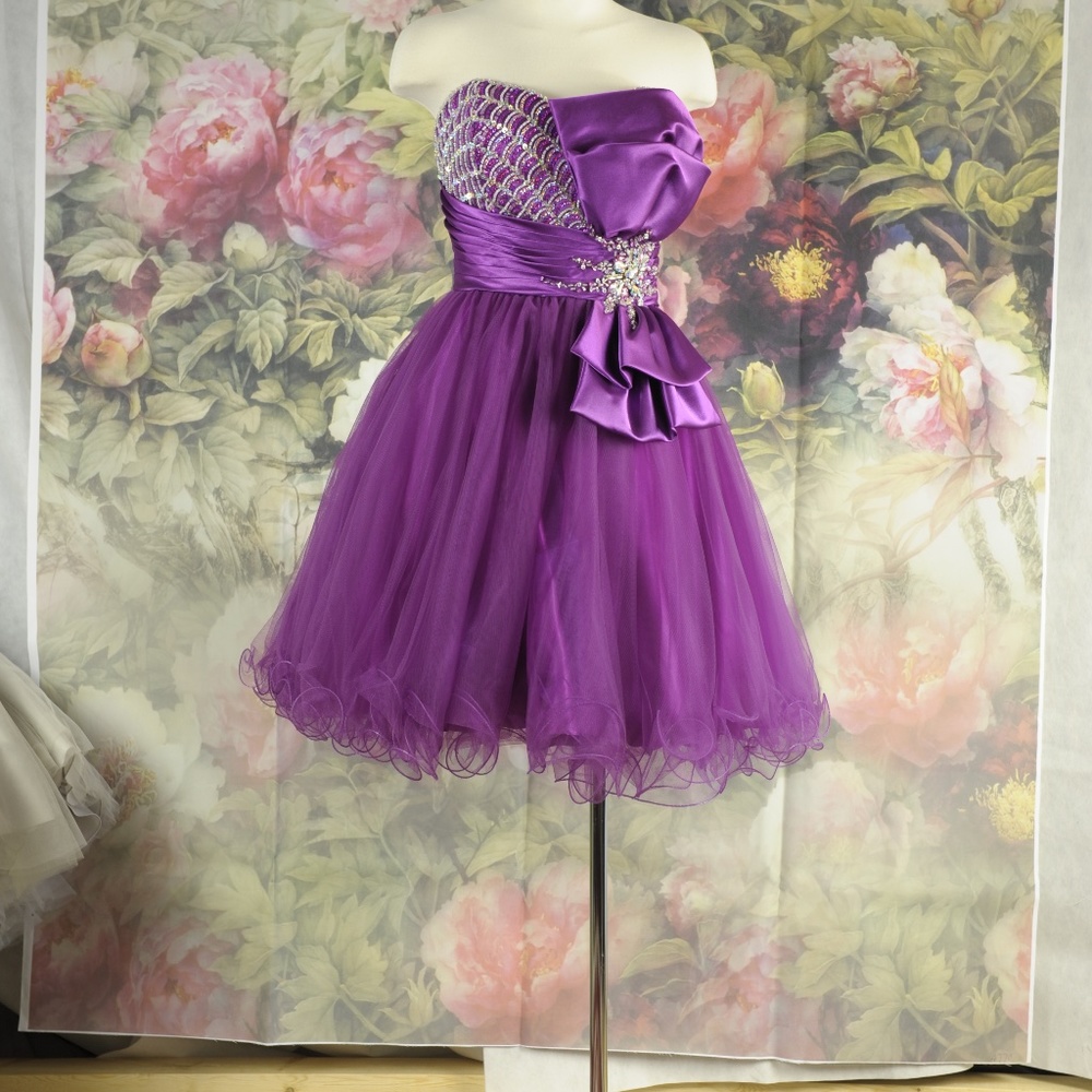 PURPLE SHORT SPARKLE PROM DRESS SZ 12 EMBELLISHED BEADS/SEQUINS /TULLE